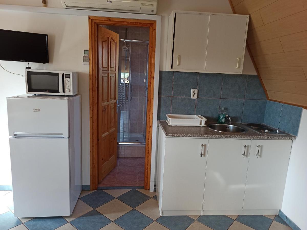 Balatonföldvár Aniko Apartmanhaz מראה חיצוני תמונה