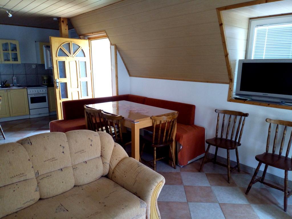 Balatonföldvár Aniko Apartmanhaz מראה חיצוני תמונה