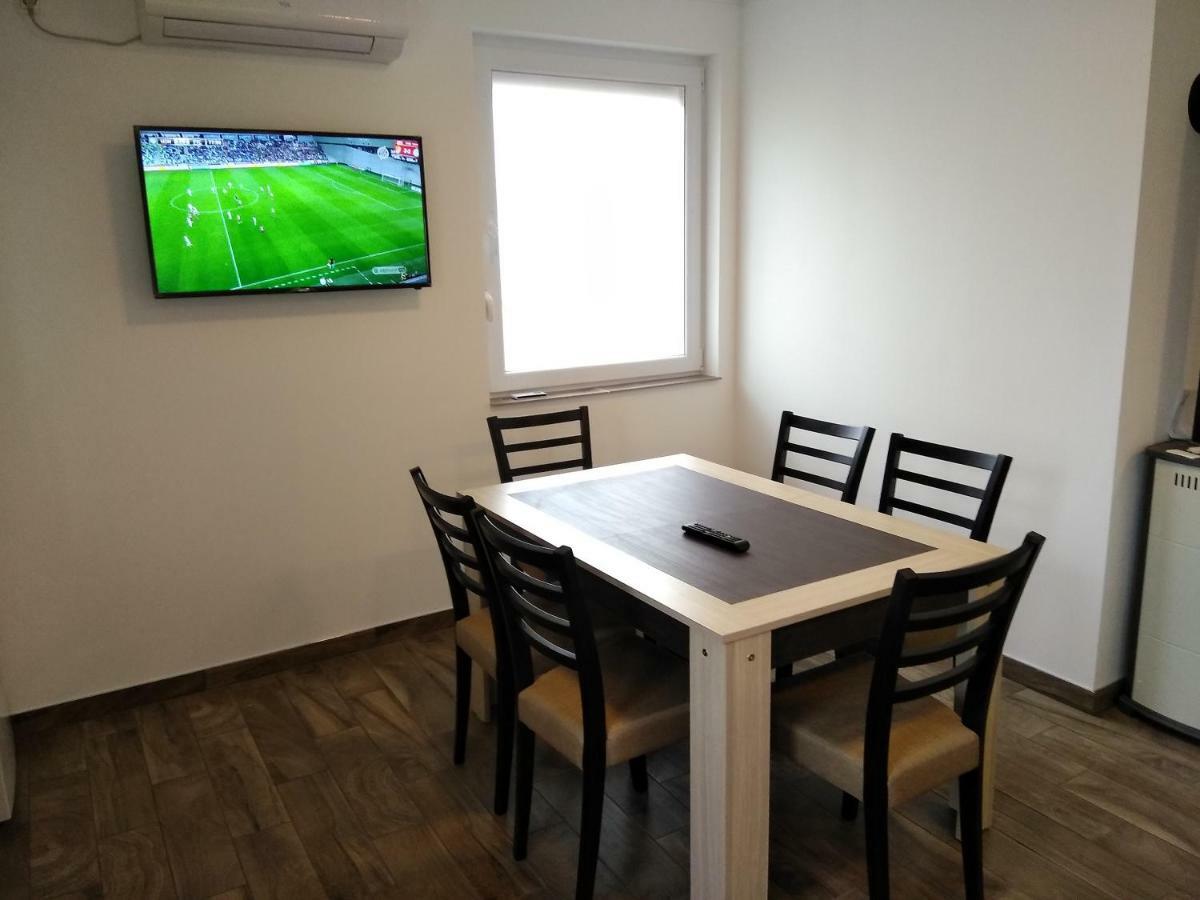 Balatonföldvár Aniko Apartmanhaz מראה חיצוני תמונה